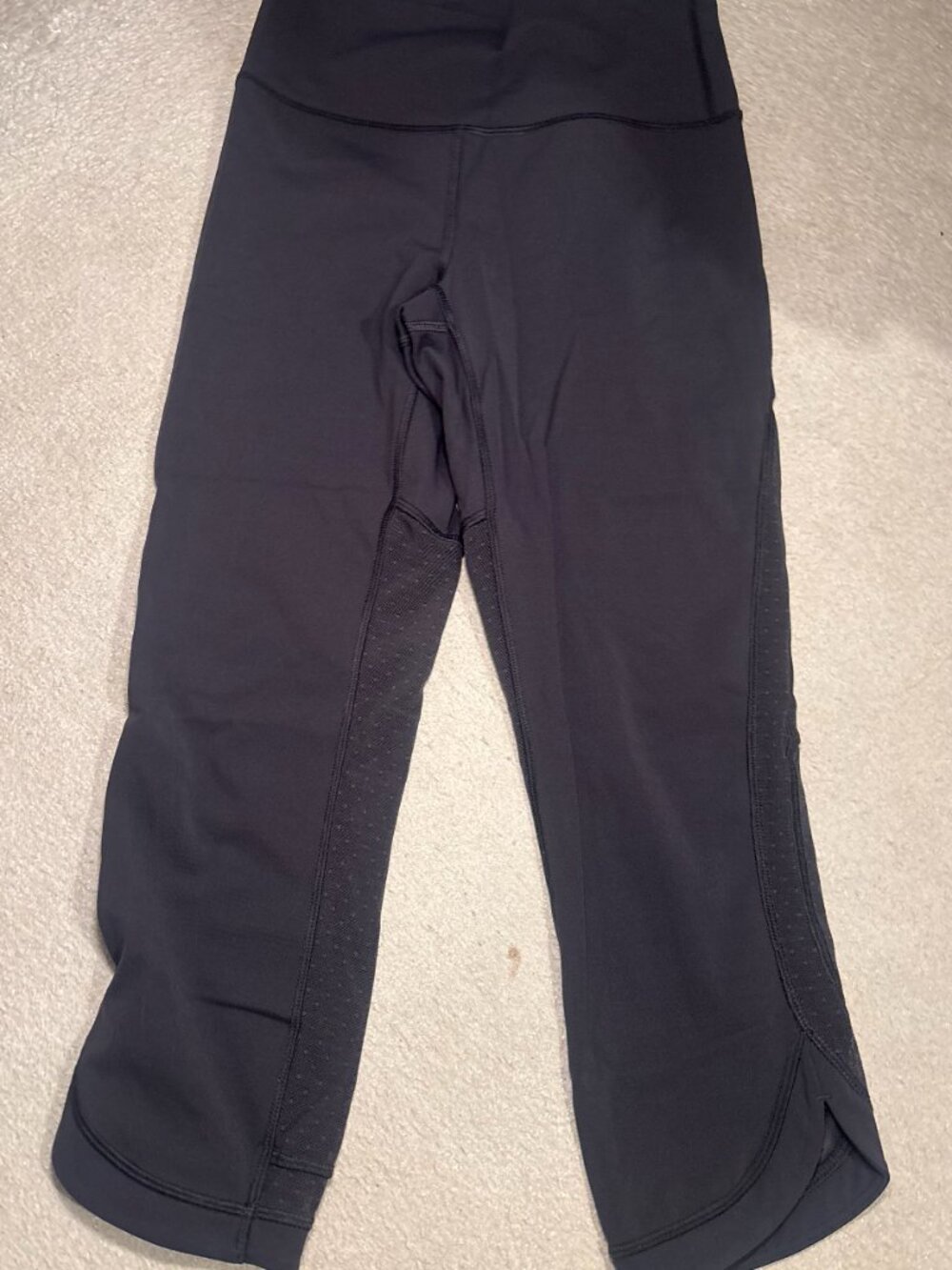 Grey lululemon cropped leggings